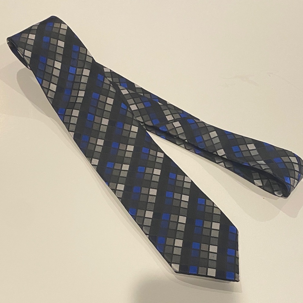 Croft & Barrow Black and Blue Patterned Tie